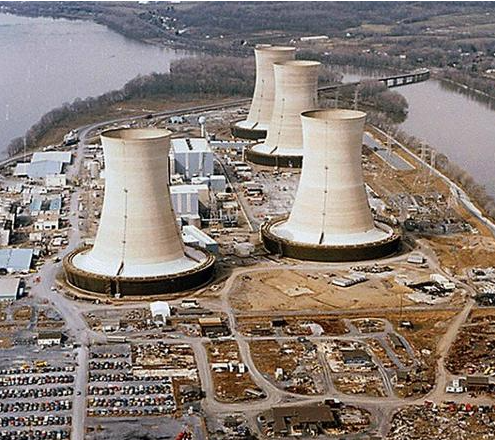 Limpieza de la cabeza del pozo de la central nuclear